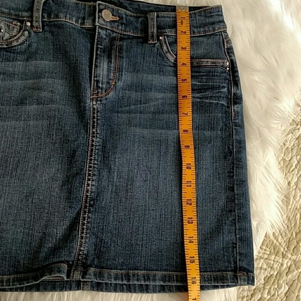 White House Black Market Embellished Blue Denim Mini Skirt 5 Pocket Size 4 - Picture 5 of 8